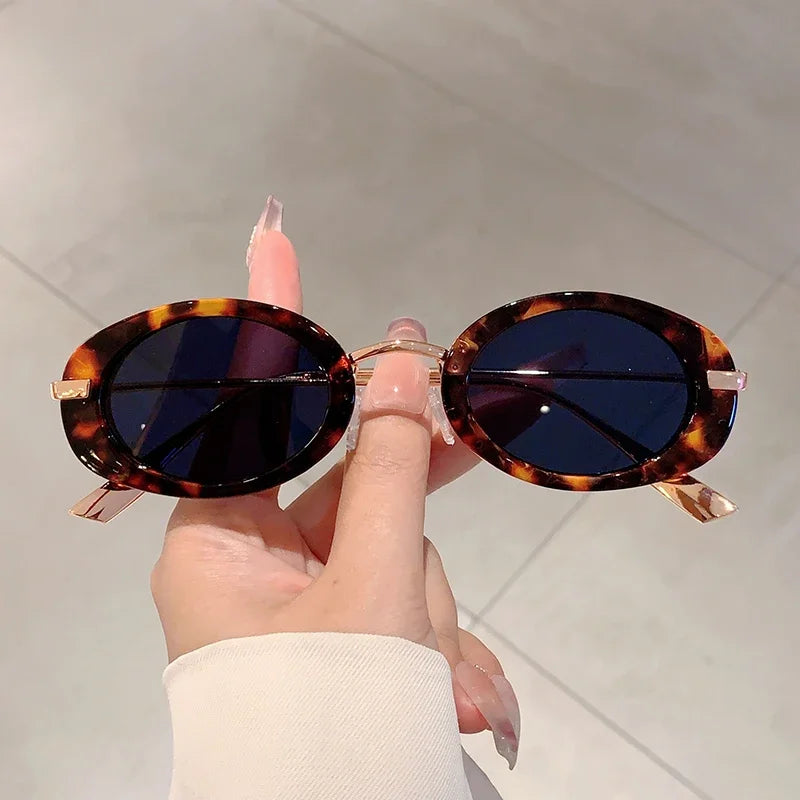 Lovelle Retro Oval Sunglasses