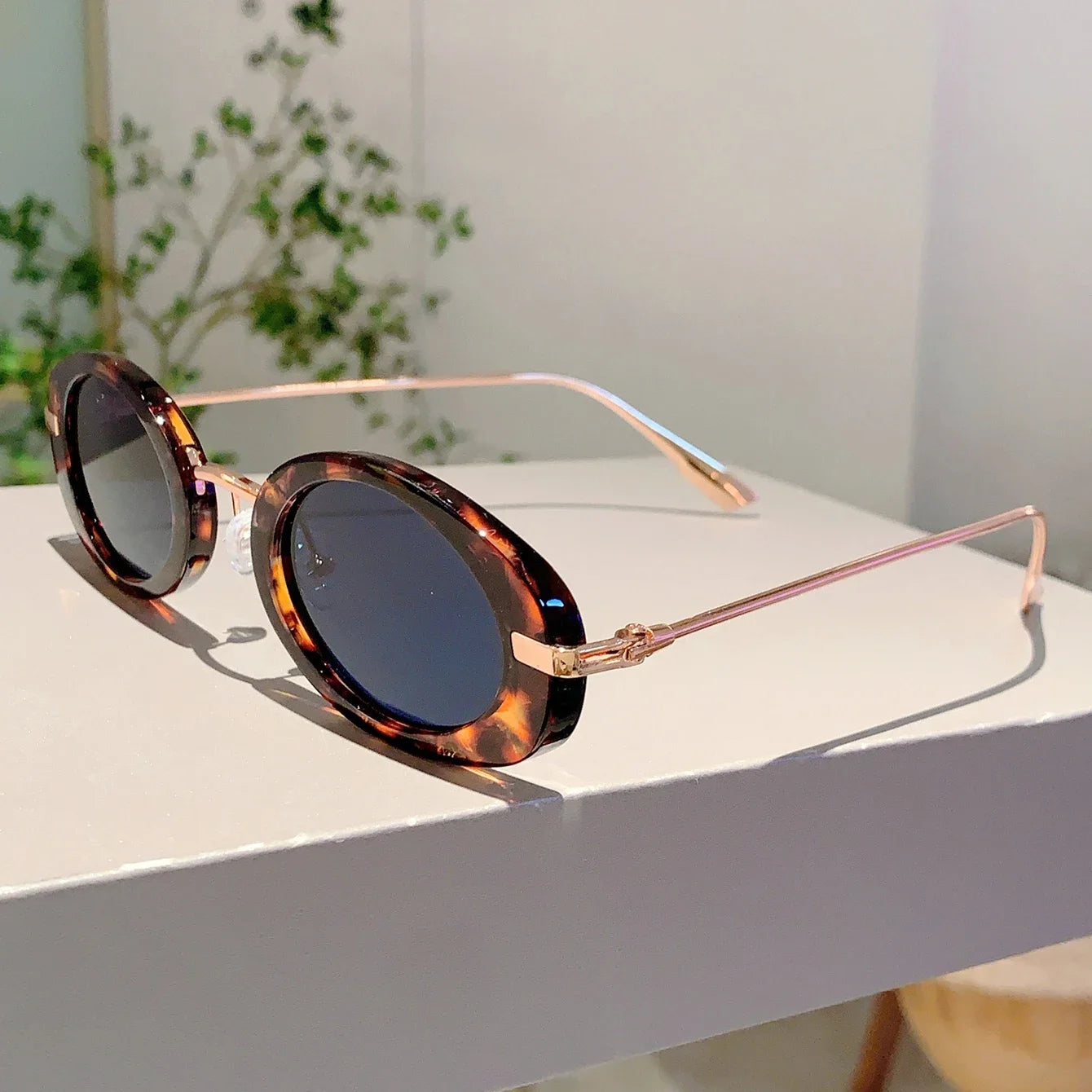 Lovelle Retro Oval Sunglasses